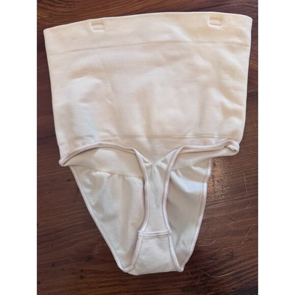 Skims Nude Thongs 2 Pairs size small NEW - Picture 4 of 12